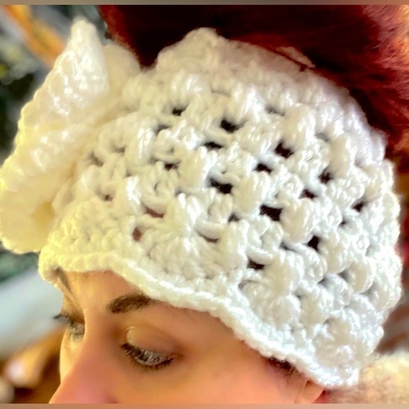 CROCHETED EAR WARMER AND MATCHING FINGERLESS GLOVES SET - Picture 7 of 10